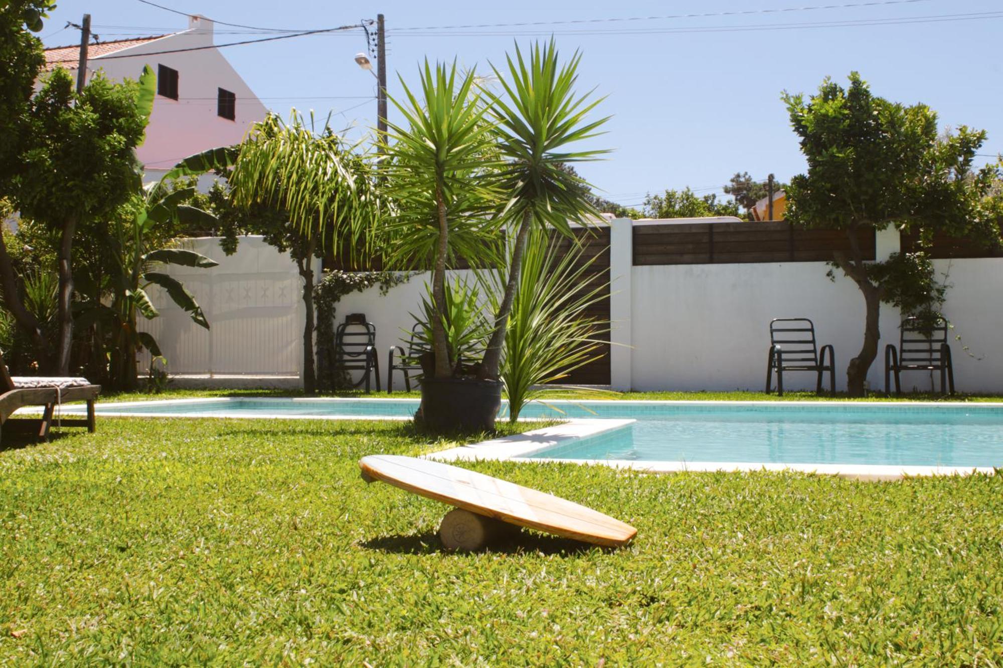Vila Vale Guest House - Surf & Yoga Шарнека Екстериор снимка