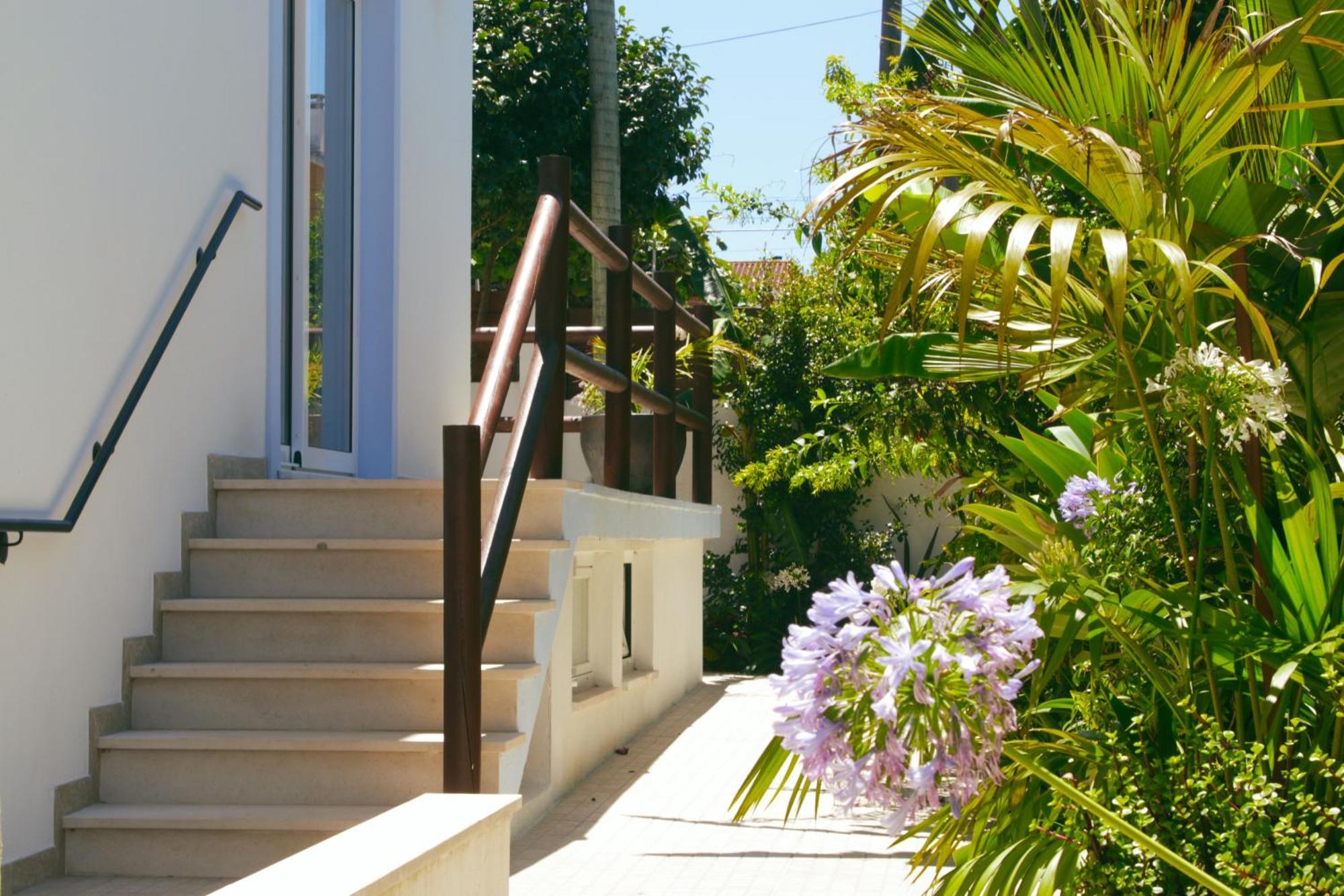 Vila Vale Guest House - Surf & Yoga Шарнека Екстериор снимка