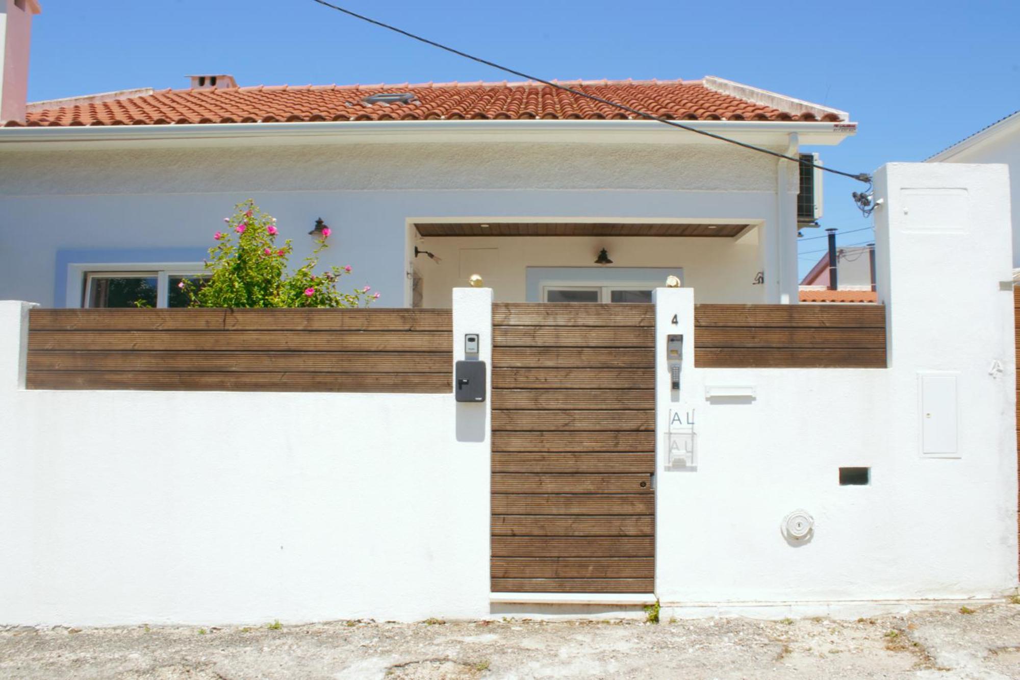 Vila Vale Guest House - Surf & Yoga Шарнека Екстериор снимка